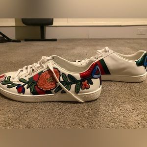 Women’s Floral Gucci Sneakers Size 38 1/2 or Size 8